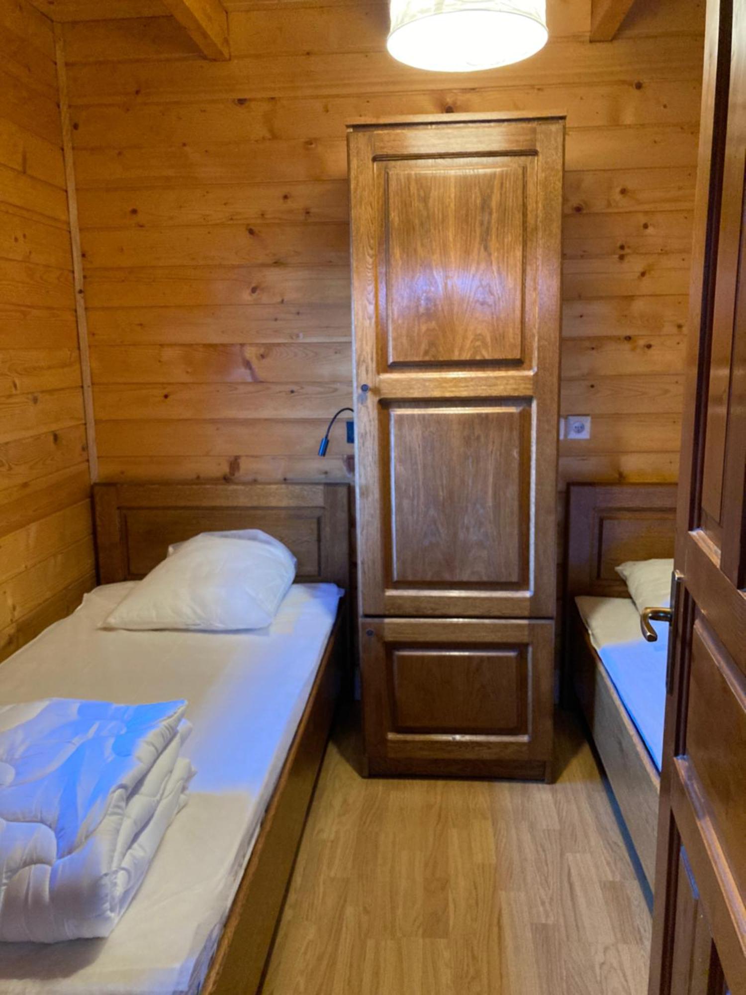 Camping-Chalets La Faviere Lac des Rouges Truites Exterior foto