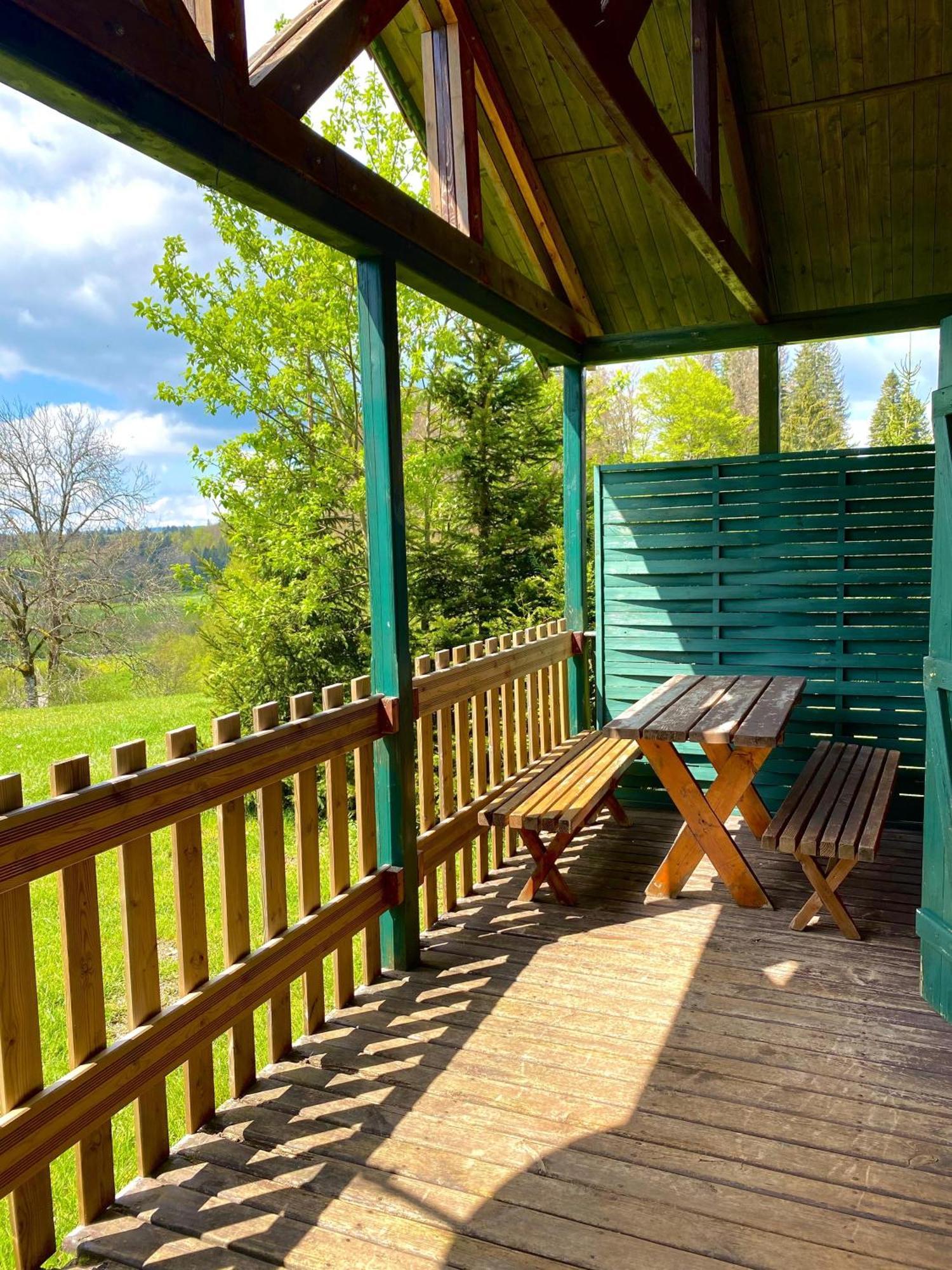 Camping-Chalets La Faviere Lac des Rouges Truites Exterior foto
