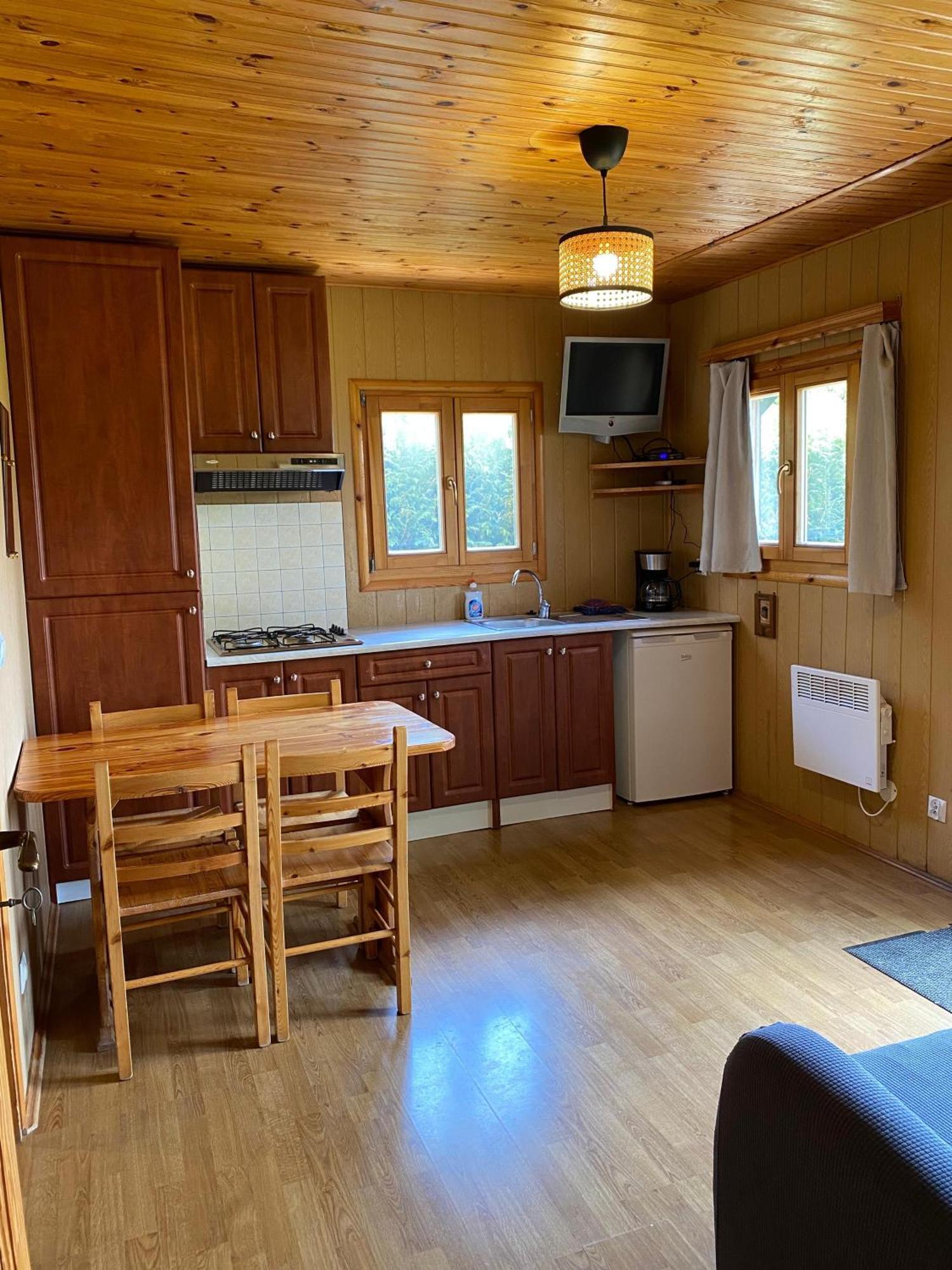 Camping-Chalets La Faviere Lac des Rouges Truites Exterior foto