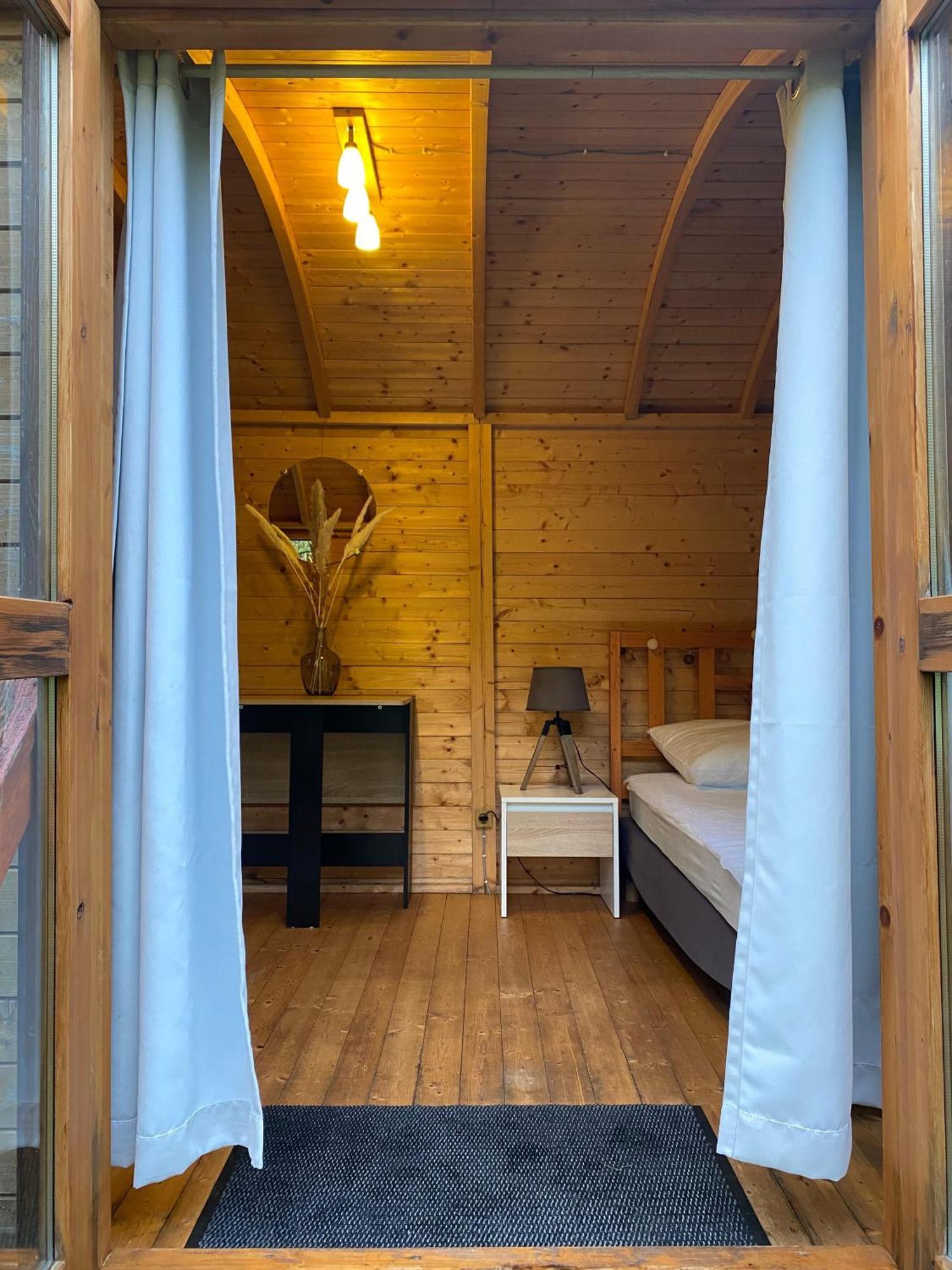 Camping-Chalets La Faviere Lac des Rouges Truites Exterior foto